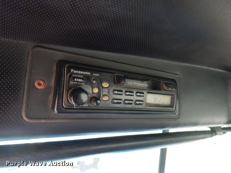 image for item IT9455 1999 Mack CH613  semi truck