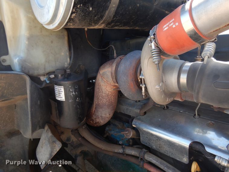 image for item IT9455 1999 Mack CH613  semi truck