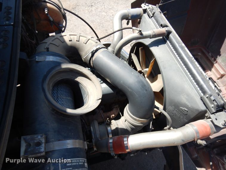 image for item IT9455 1999 Mack CH613  semi truck