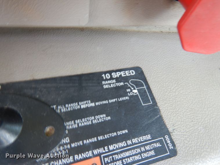 image for item IT9478 2001 Mack CH613  semi truck