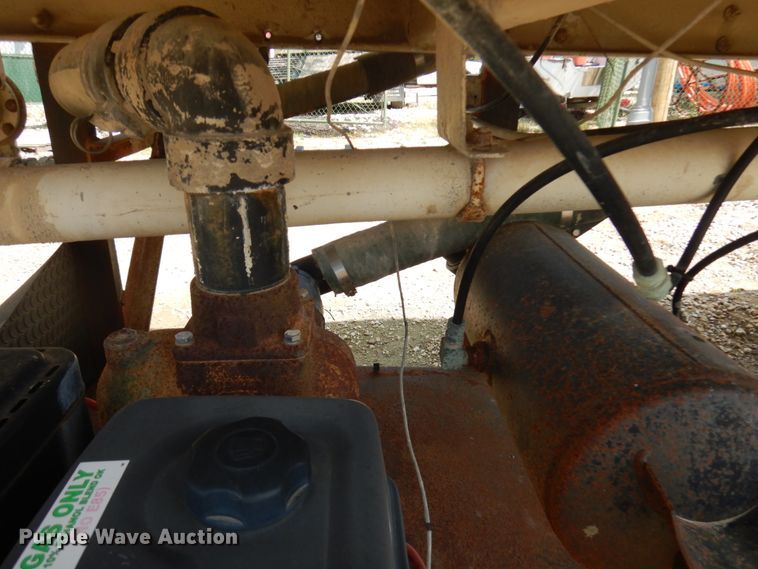 image for item IT9480 1970 Fruehauf  tank trailer