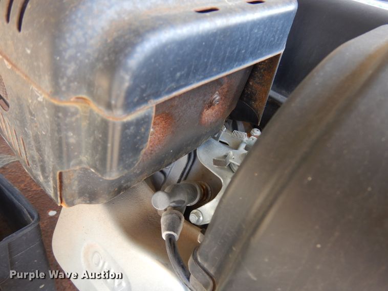 image for item IT9480 1970 Fruehauf  tank trailer