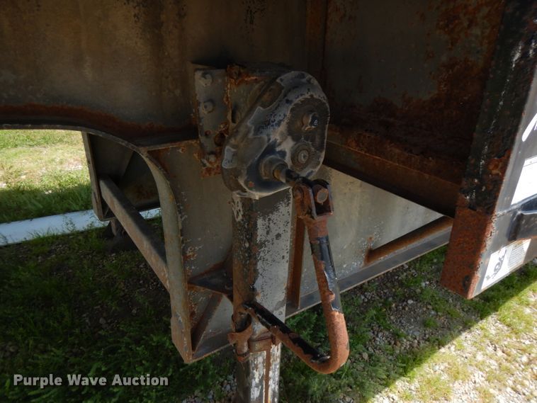 image for item IT9481 2000 Jet  drop deck equipment trailer