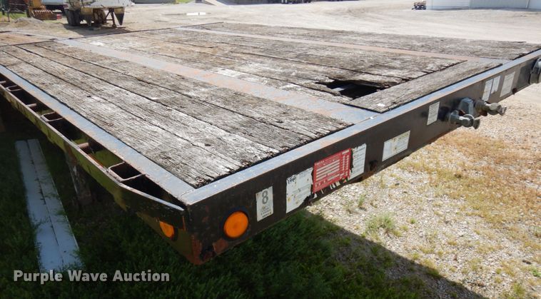 image for item IT9481 2000 Jet  drop deck equipment trailer