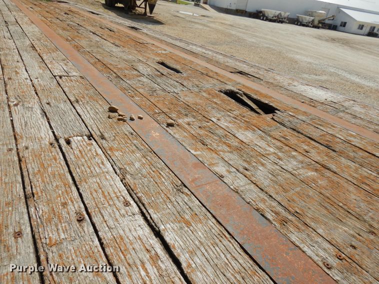 image for item IT9481 2000 Jet  drop deck equipment trailer