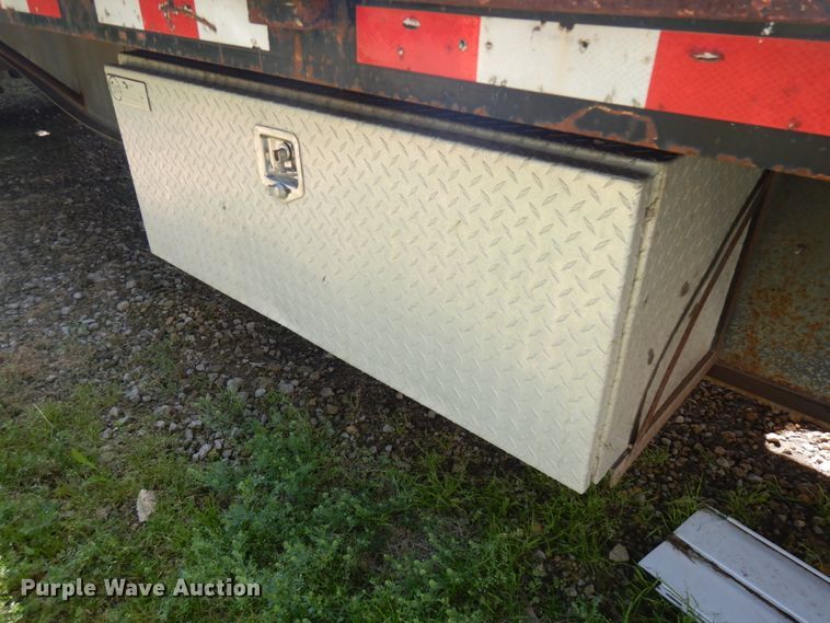 image for item IT9481 2000 Jet  drop deck equipment trailer