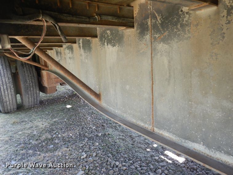 image for item IT9481 2000 Jet  drop deck equipment trailer