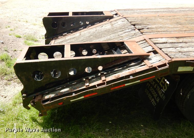 image for item IT9481 2000 Jet  drop deck equipment trailer