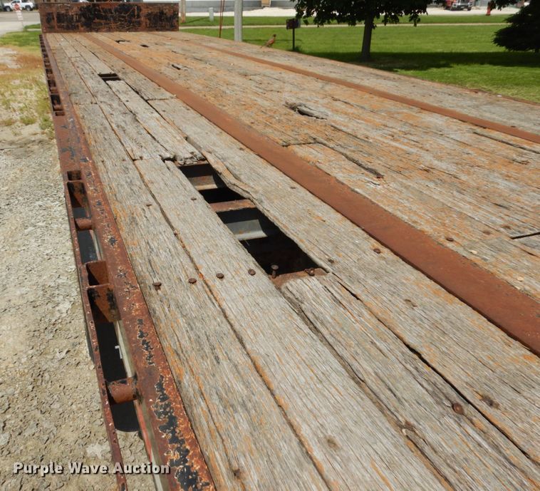 image for item IT9481 2000 Jet  drop deck equipment trailer