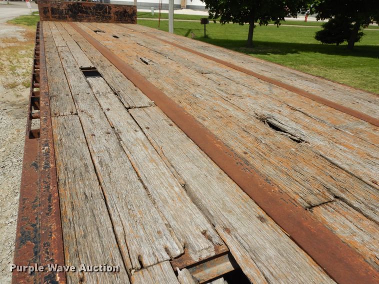 image for item IT9481 2000 Jet  drop deck equipment trailer