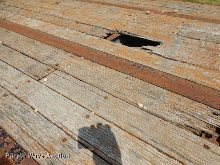 image for item IT9481 2000 Jet  drop deck equipment trailer