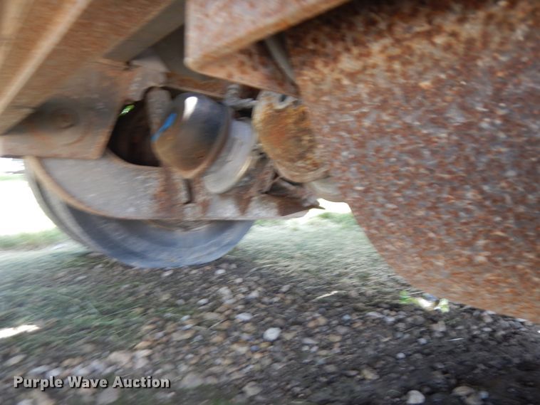 image for item IT9481 2000 Jet  drop deck equipment trailer