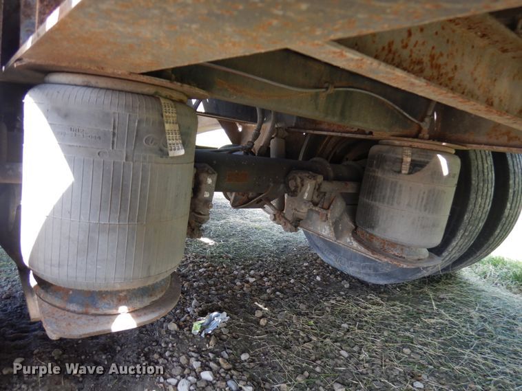 image for item IT9481 2000 Jet  drop deck equipment trailer