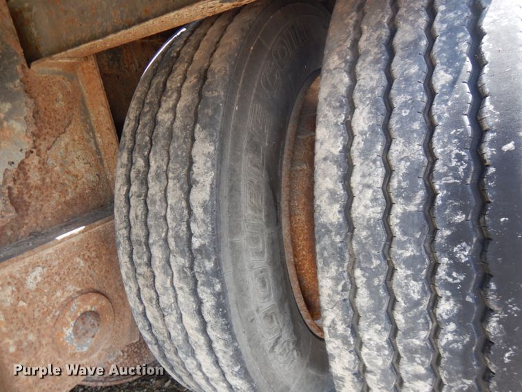 image for item IT9481 2000 Jet  drop deck equipment trailer