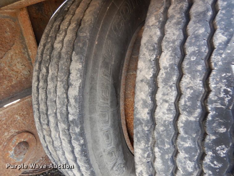 image for item IT9481 2000 Jet  drop deck equipment trailer