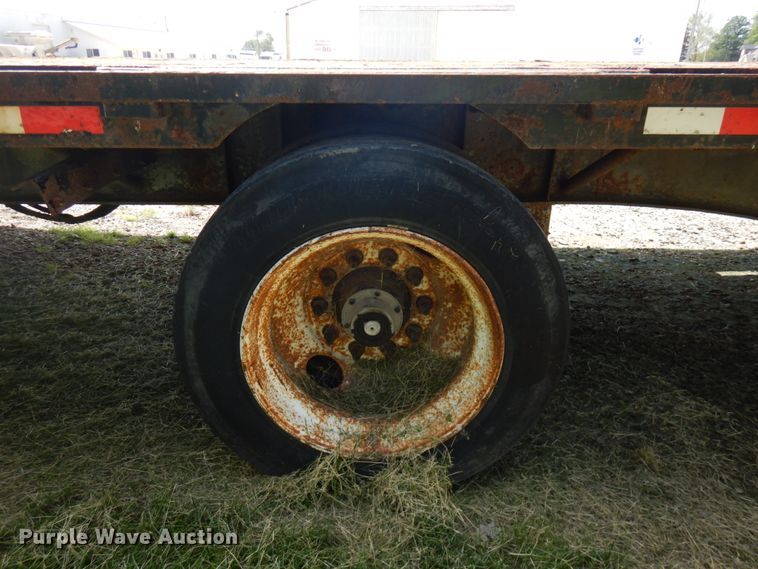 image for item IT9481 2000 Jet  drop deck equipment trailer
