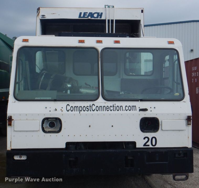 image for item JY9955 2001 Crane Carrier  refuse truck