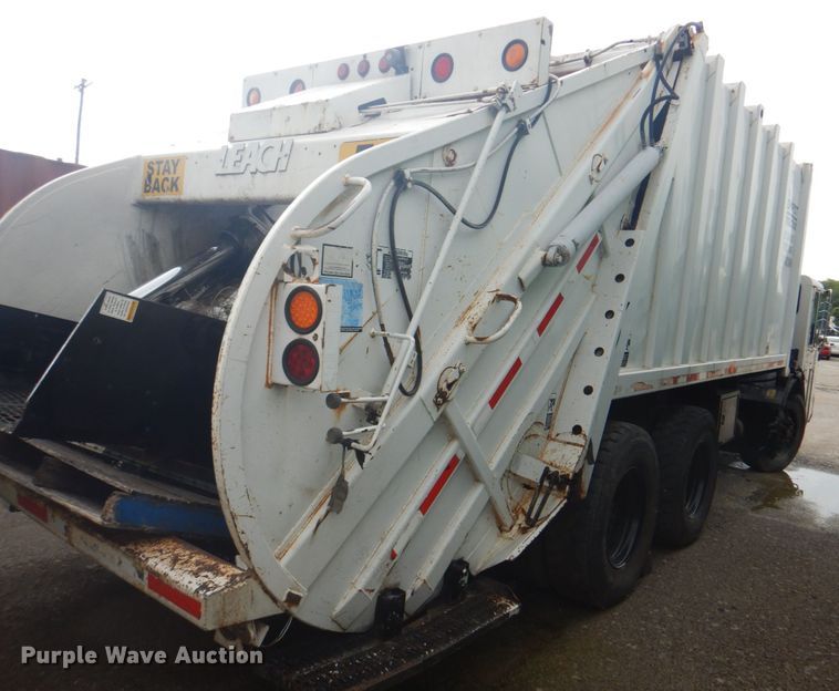 image for item JY9955 2001 Crane Carrier  refuse truck