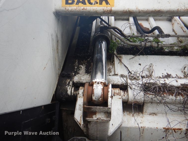 image for item JY9955 2001 Crane Carrier  refuse truck