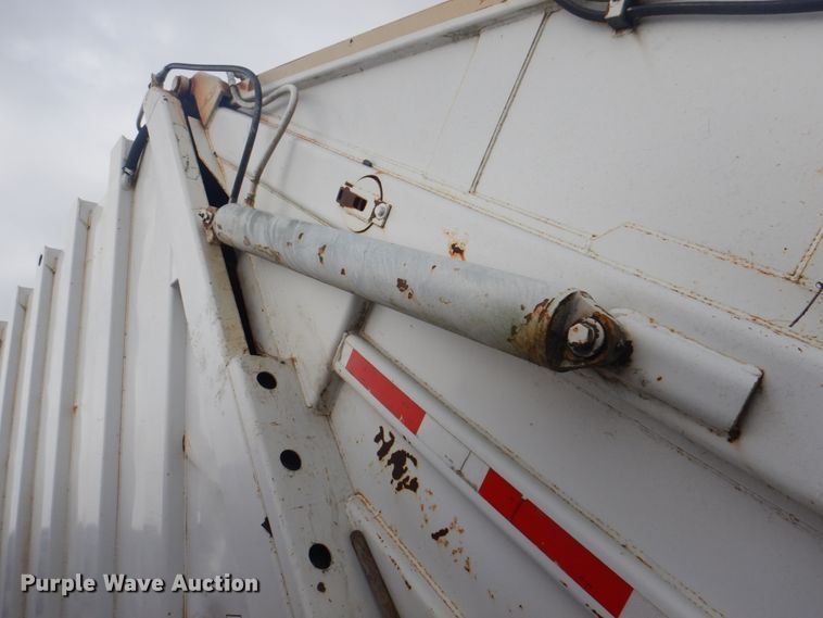 image for item JY9955 2001 Crane Carrier  refuse truck