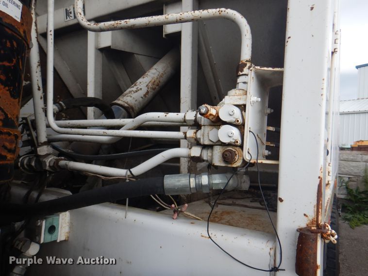 image for item JY9955 2001 Crane Carrier  refuse truck