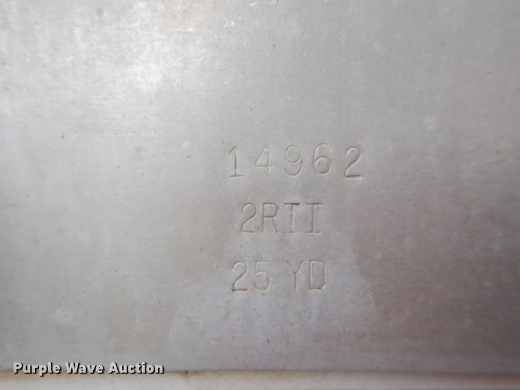 image for item JY9955 2001 Crane Carrier  refuse truck