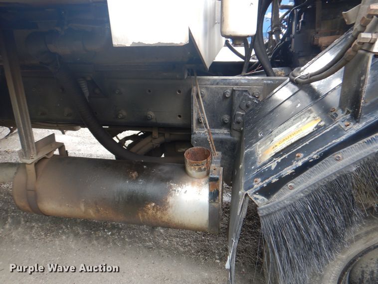 image for item JY9955 2001 Crane Carrier  refuse truck