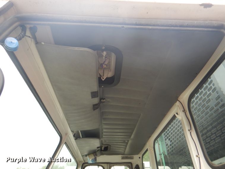 image for item JY9955 2001 Crane Carrier  refuse truck