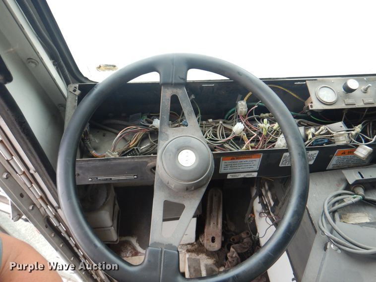 image for item JY9955 2001 Crane Carrier  refuse truck