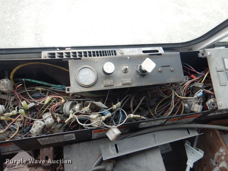 image for item JY9955 2001 Crane Carrier  refuse truck