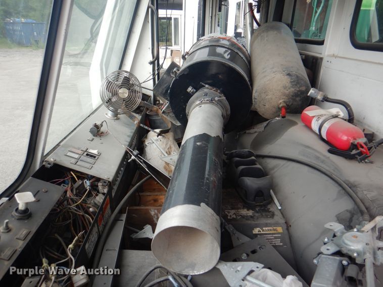 image for item JY9955 2001 Crane Carrier  refuse truck