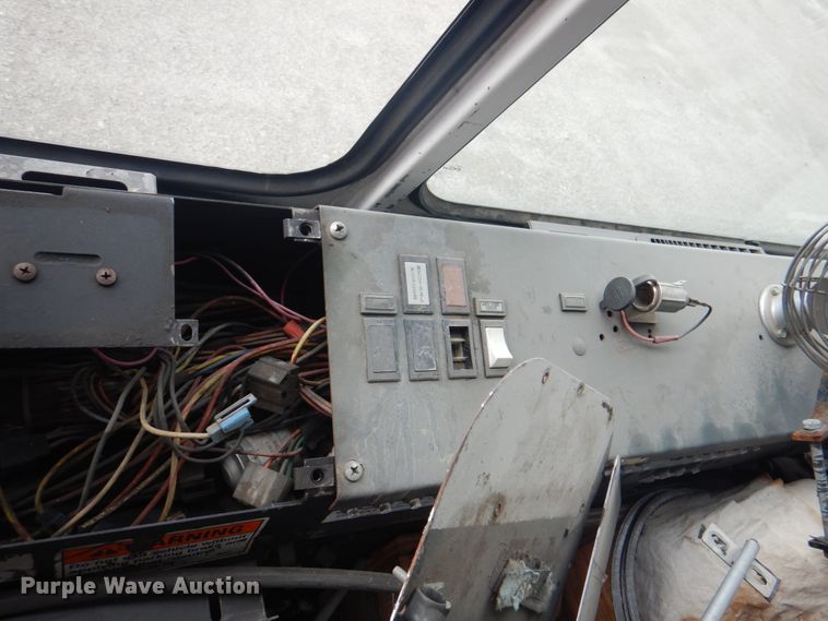 image for item JY9955 2001 Crane Carrier  refuse truck