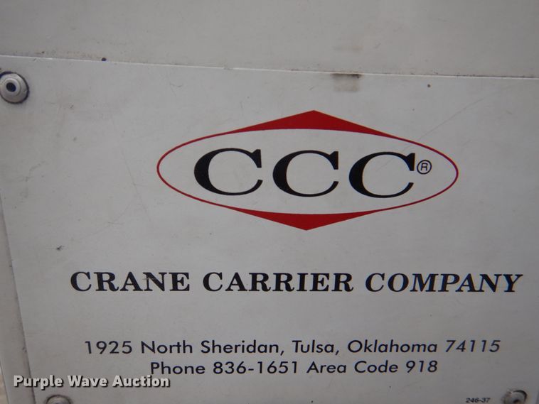 image for item JY9955 2001 Crane Carrier  refuse truck