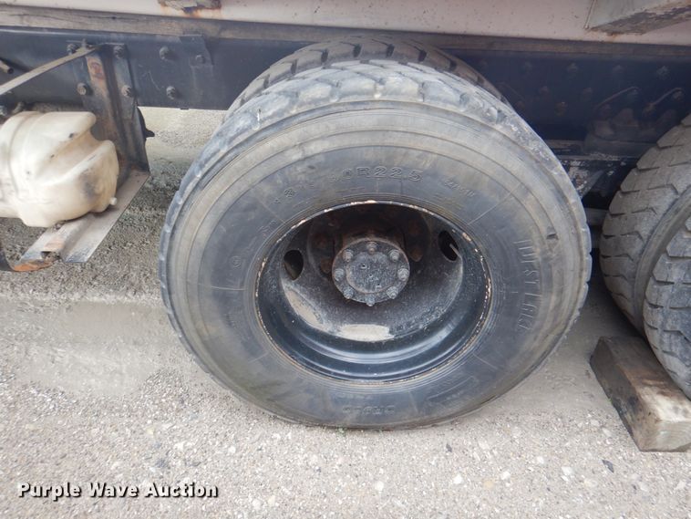 image for item JY9955 2001 Crane Carrier  refuse truck