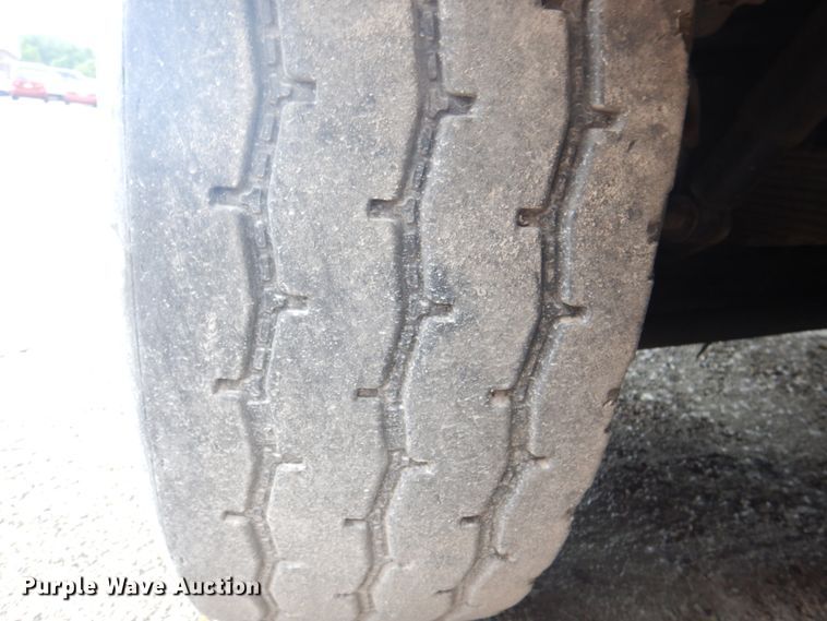 image for item JY9955 2001 Crane Carrier  refuse truck