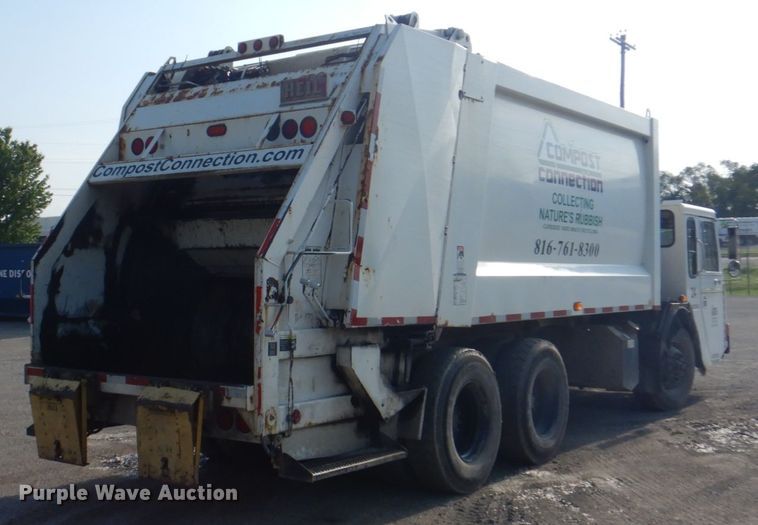 image for item JY9956 2003 Crane Carrier  refuse truck