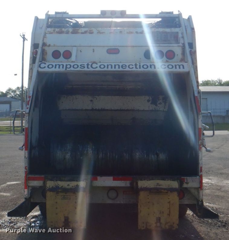 image for item JY9956 2003 Crane Carrier  refuse truck