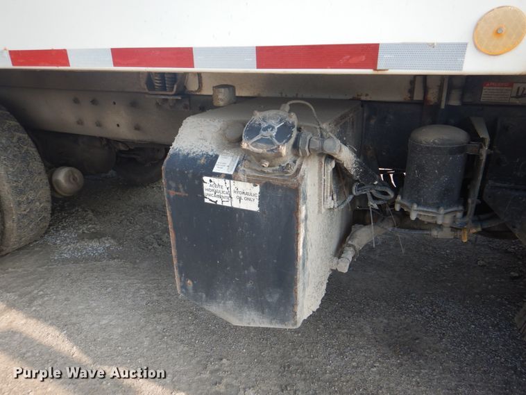 image for item JY9956 2003 Crane Carrier  refuse truck