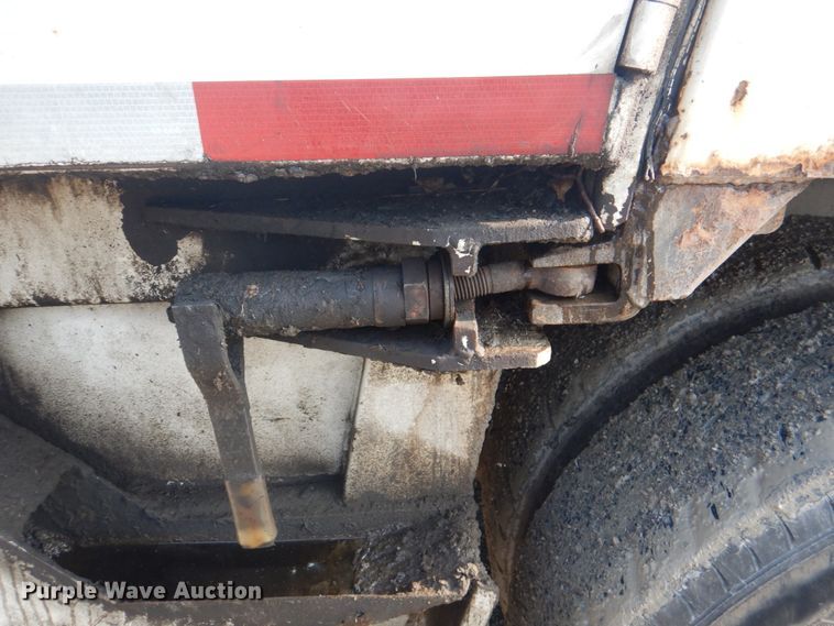 image for item JY9956 2003 Crane Carrier  refuse truck