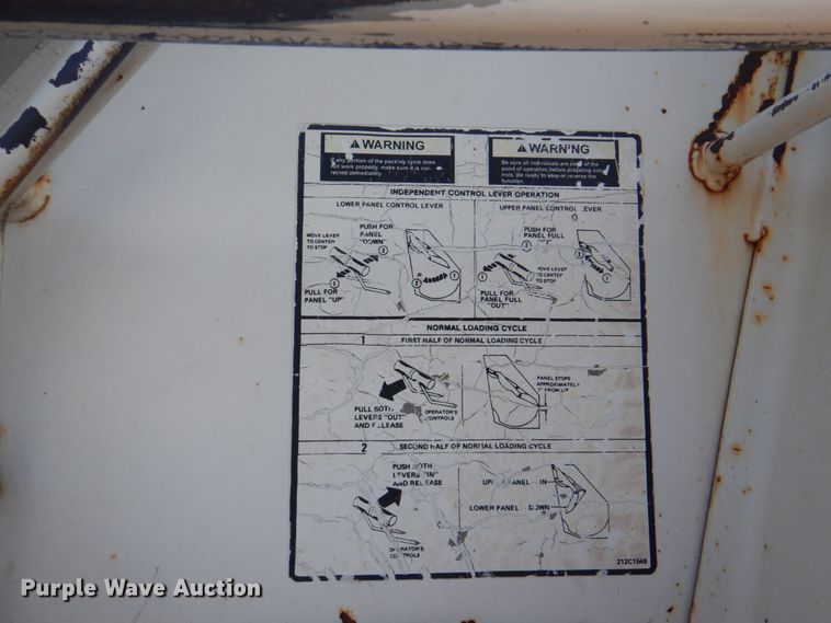 image for item JY9956 2003 Crane Carrier  refuse truck