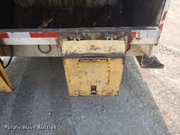 image for item JY9956 2003 Crane Carrier  refuse truck