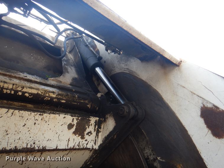 image for item JY9956 2003 Crane Carrier  refuse truck