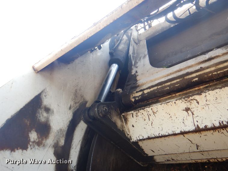 image for item JY9956 2003 Crane Carrier  refuse truck