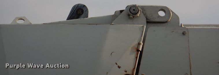 image for item JY9956 2003 Crane Carrier  refuse truck