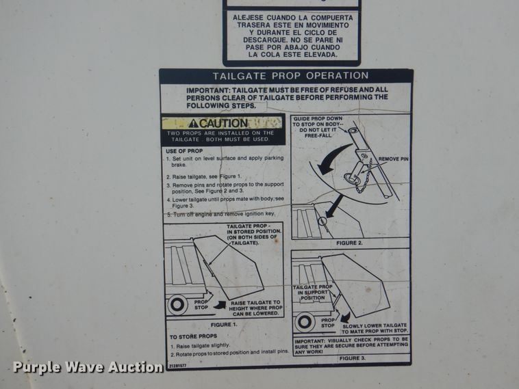 image for item JY9956 2003 Crane Carrier  refuse truck