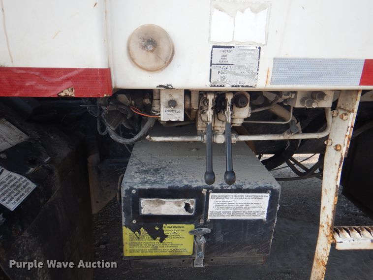 image for item JY9956 2003 Crane Carrier  refuse truck