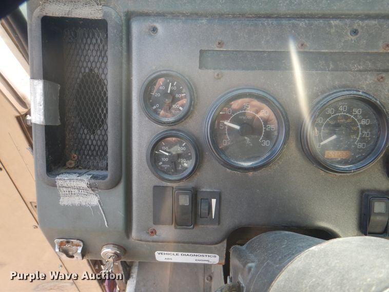 image for item JY9956 2003 Crane Carrier  refuse truck