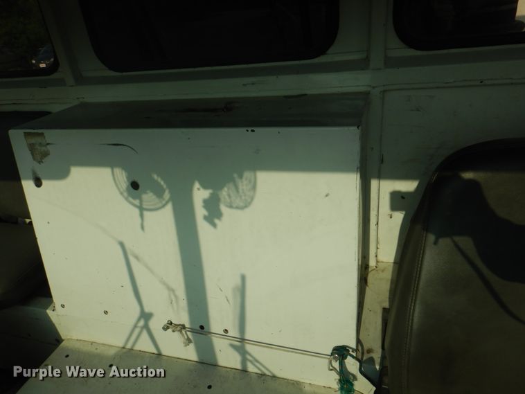 image for item JY9956 2003 Crane Carrier  refuse truck