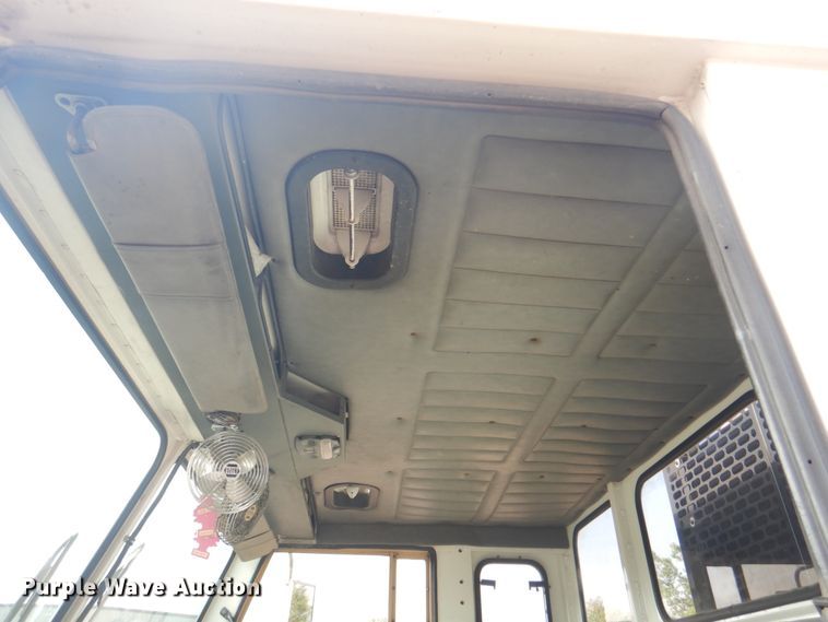 image for item JY9956 2003 Crane Carrier  refuse truck