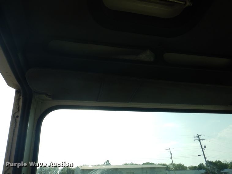 image for item JY9956 2003 Crane Carrier  refuse truck